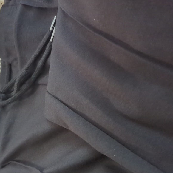 NWT ROBERT LOUIS - Picture 6 of 8